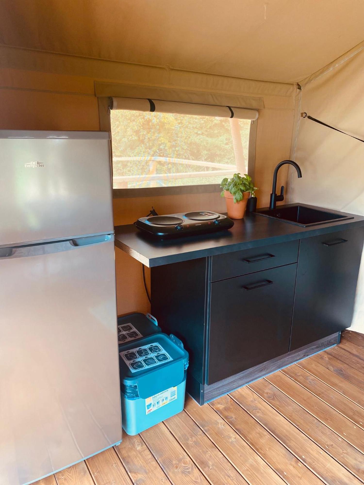 Greenvalleyglamping Sesce Pri Preboldu Exteriér fotografie
