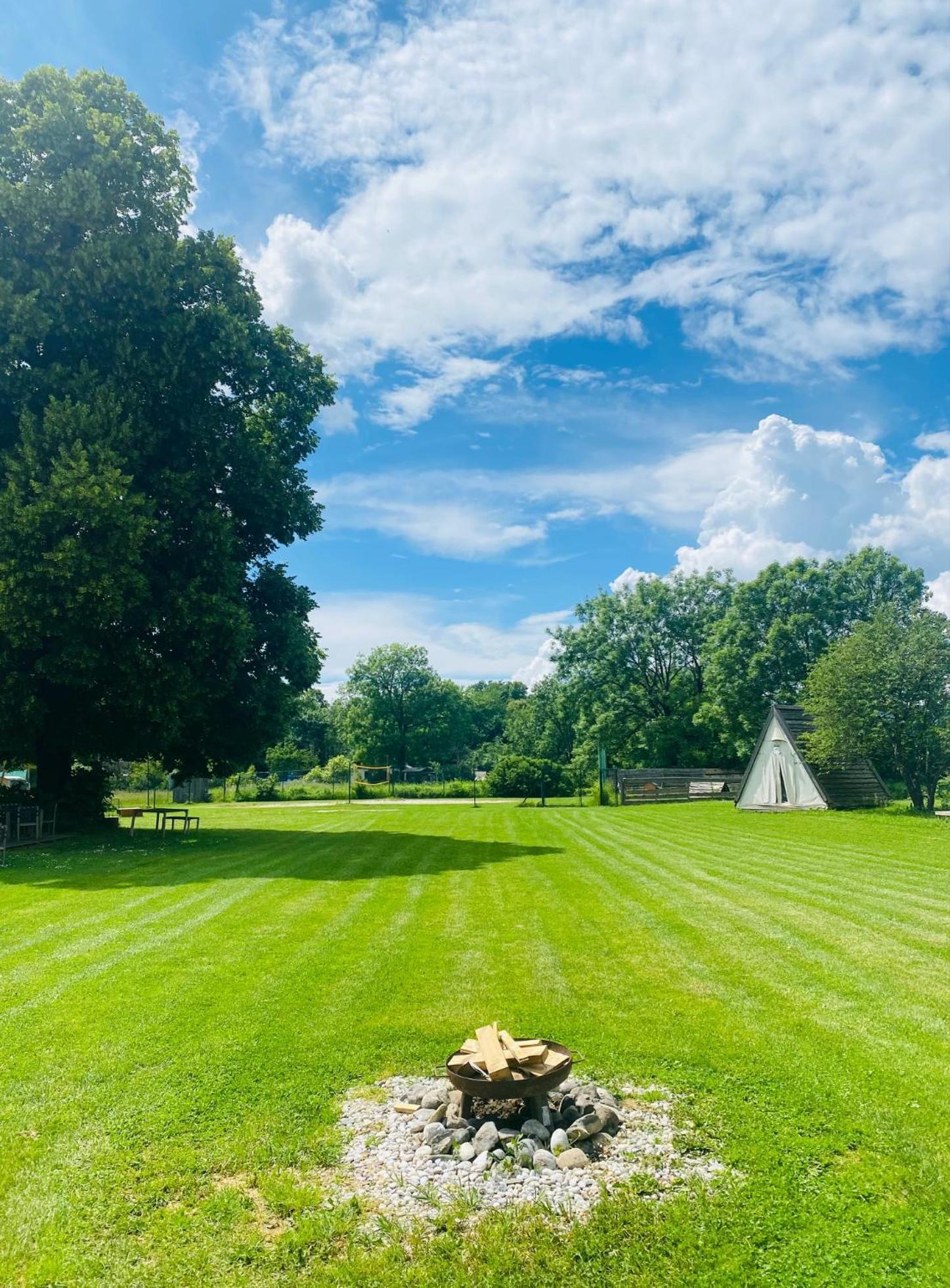 Greenvalleyglamping Sesce Pri Preboldu Exteriér fotografie
